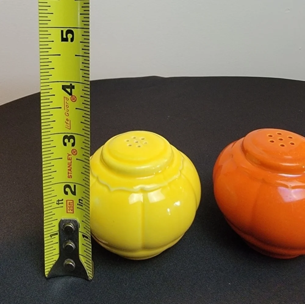 Homer Laughlin Salt & Pepper Shaker Riviera Tango‎ (Fiestaware cousin) red yell